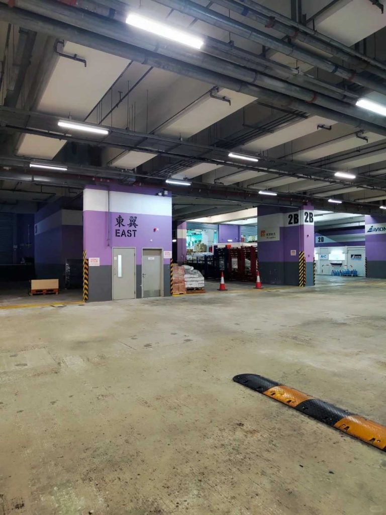 细节制胜：深港跑腿一对一闪送重要文件，精确避开收件方午休！