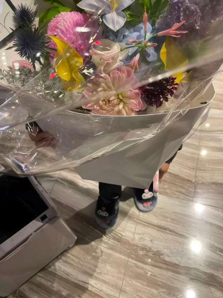 深港急件跑腿 | 深圳送花到香港最快方式 | 南昌一号9点半送达