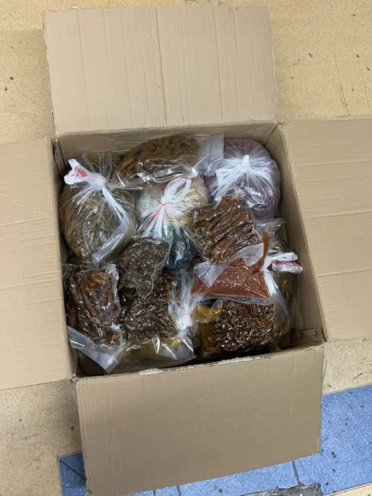 13kg of Sichuan Hometown Flavors Delivered to Austin, HK!