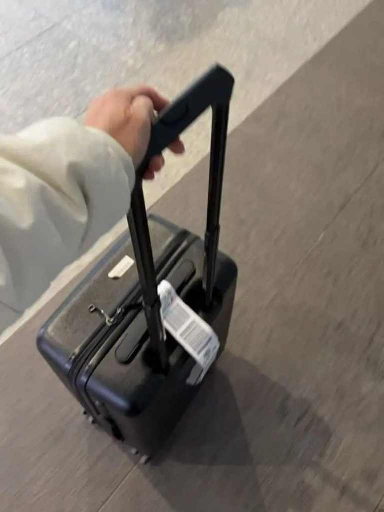 香港机场失物招领代领:跨境紧急代办,五万现金失而复得!