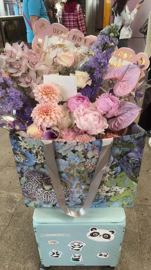 深圳鮮花代購香港直擊：野獸派大束鮮花2小時直送天后