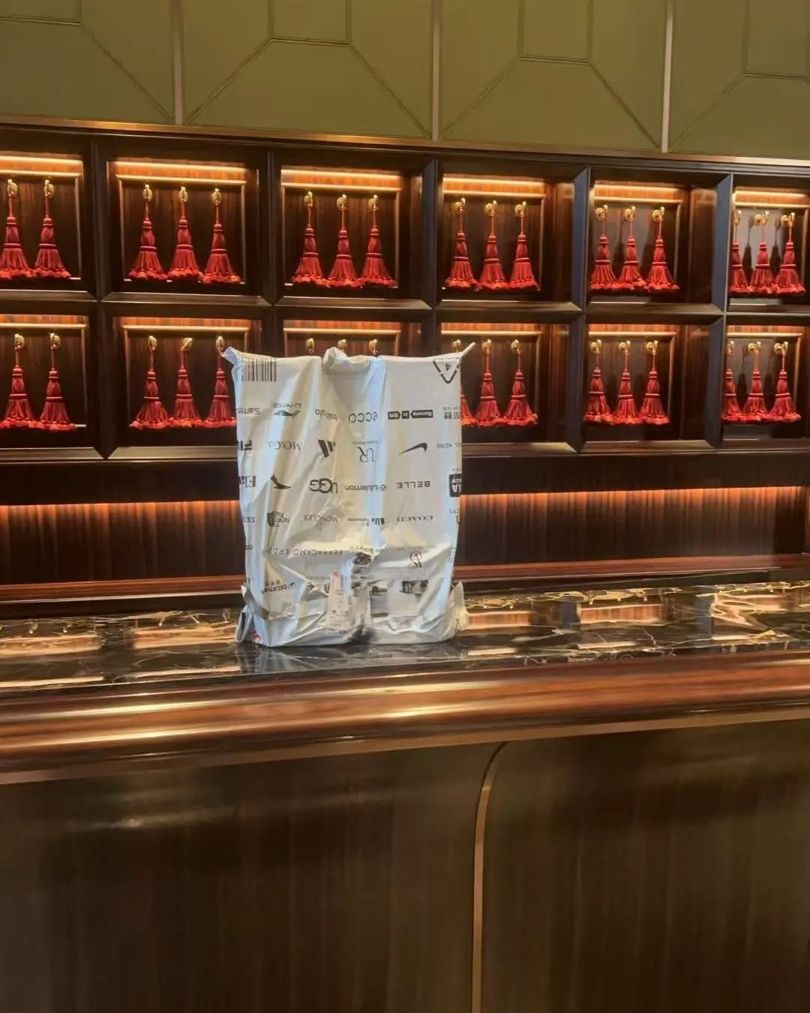 深港跑腿案例：深圳代买港式排插，当天急送香港金钟