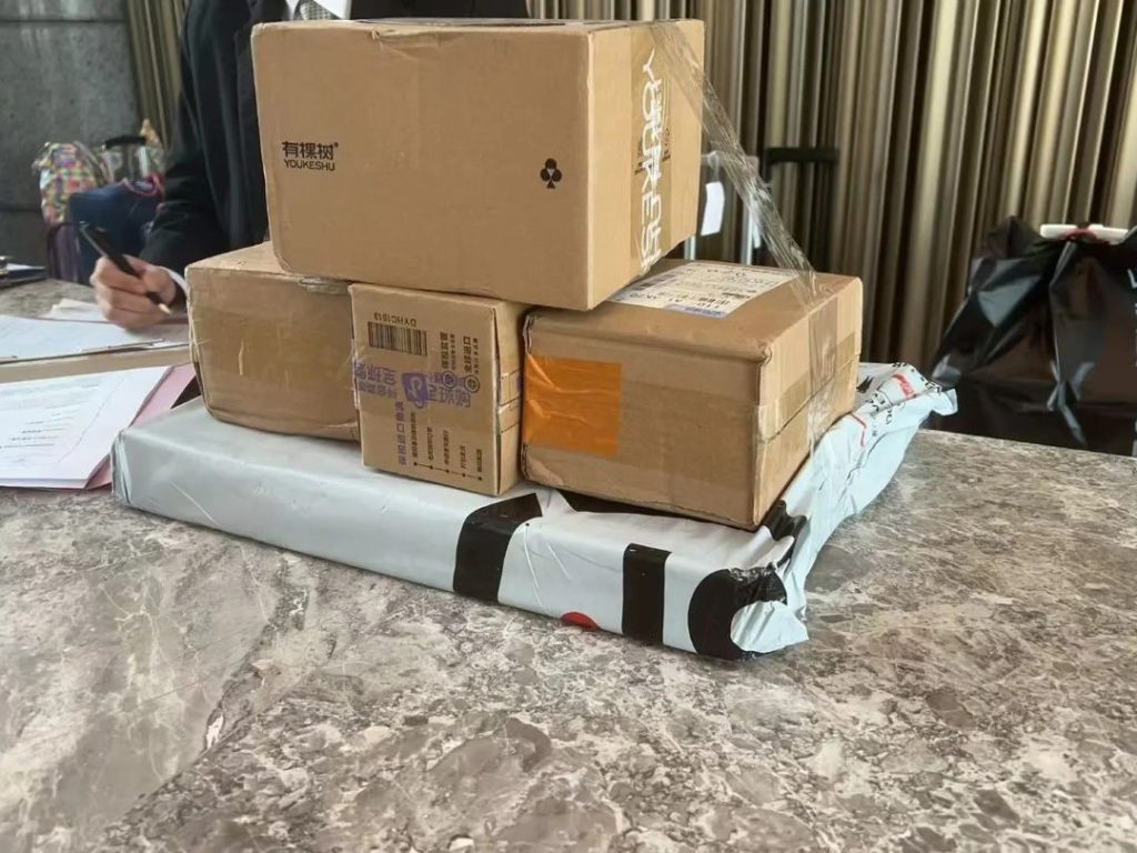 深圳到香港加急跑腿：淘宝快递当天直达九龙海逸君绰酒店实录