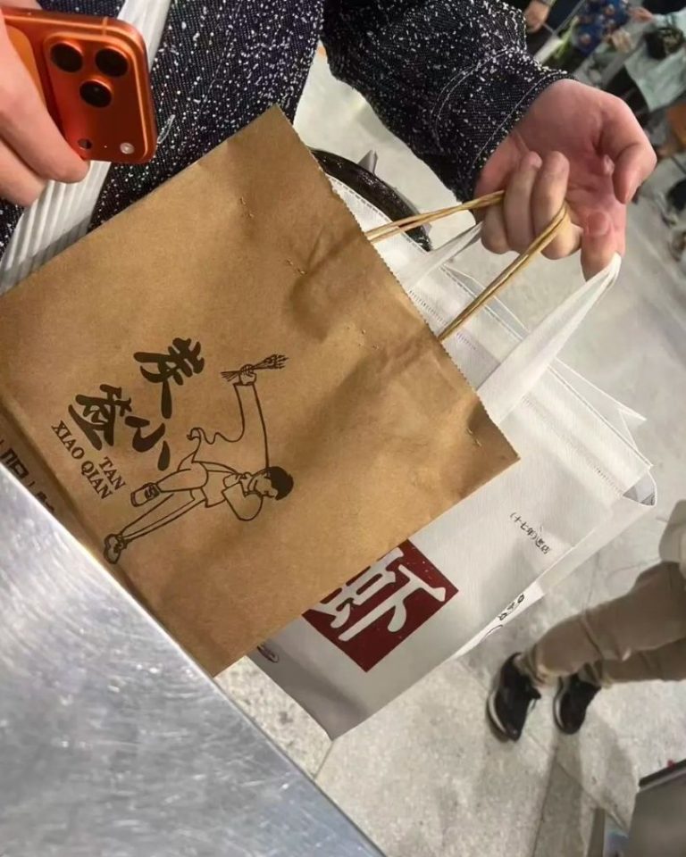 大圍宵夜直送：1.5小時人肉背回深圳小龍蝦與炭小簽燒烤