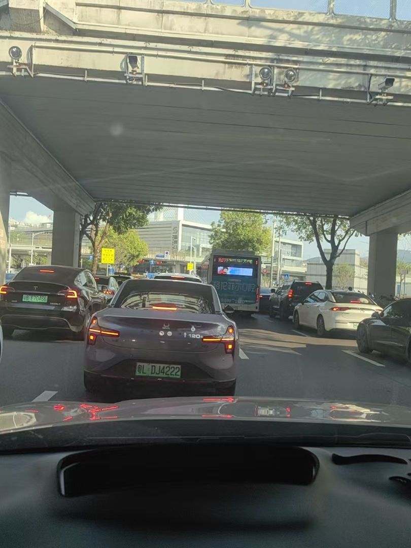 Zerrand handled a high-priority cross-border delivery from a Dongguan factory to a remote Hong Kong village