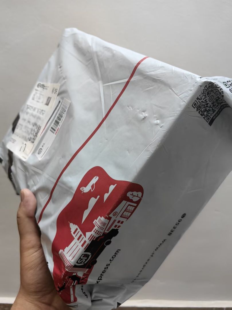 深圳代收淘寶直送香港：外國客戶的港鐵九龍塘交收實錄