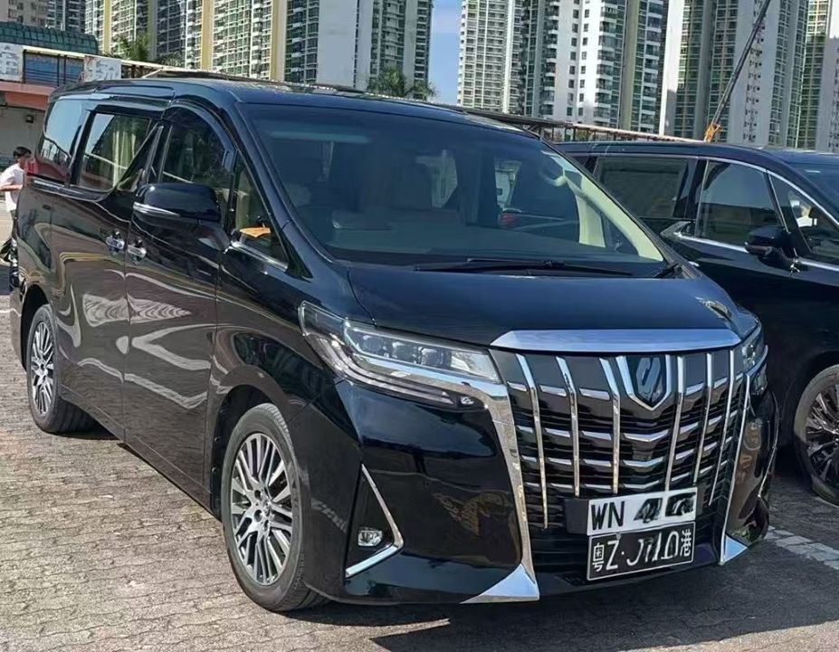 Shenzhen Nanshan to HKIA: Border Crossing with 4 Large Bags