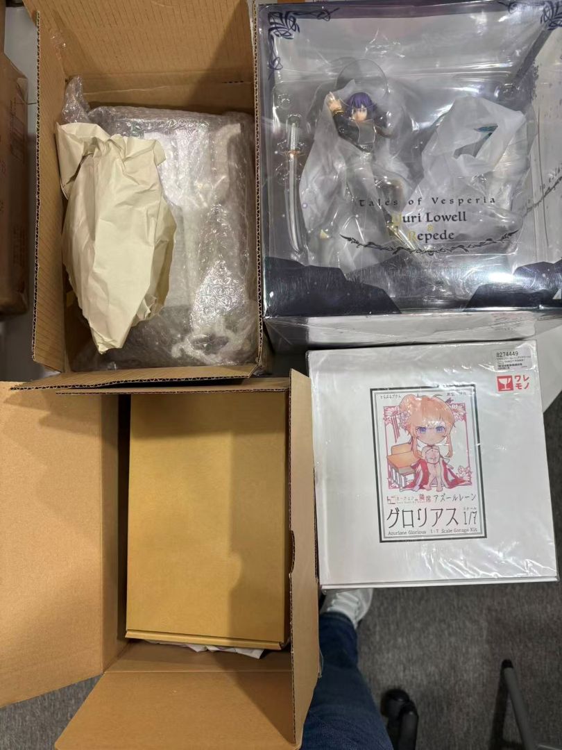 帮老客户从香港人肉带回4盒动漫手办寄往内地